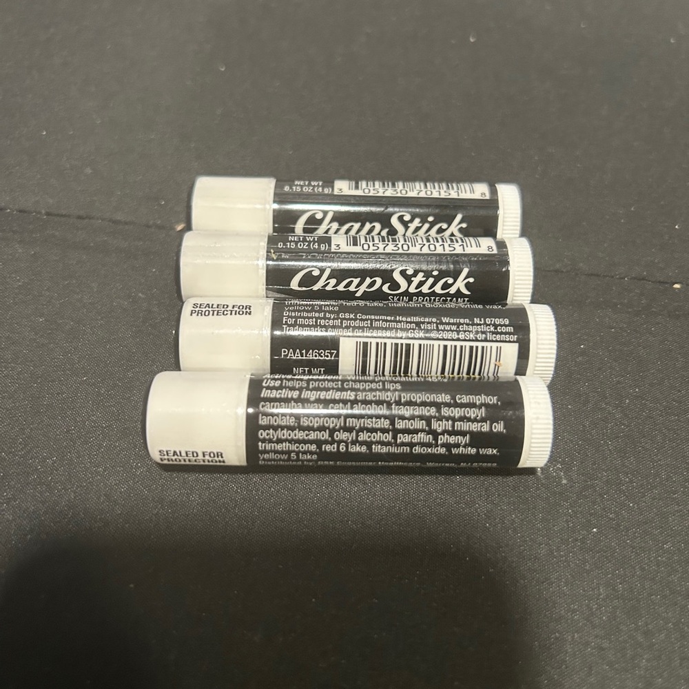 Black and White Lip Gloss for Moisture and Shine